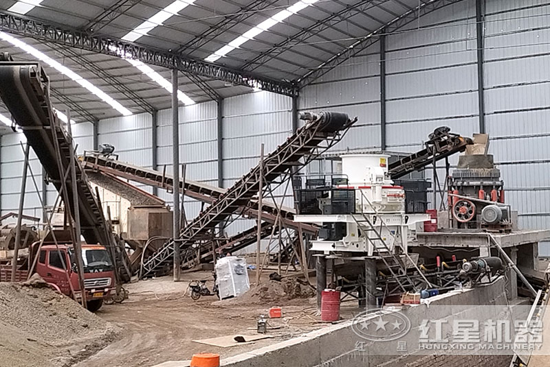 人工制砂機(jī)作業(yè)現(xiàn)場 人工制砂機(jī)作業(yè)現(xiàn)場